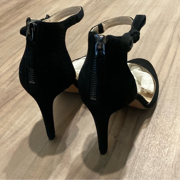 NINE WEST HOWLEY BLACK SUEDE SIZE 7 BNIB ANKLE STRAP STUNNING EVENING PUMP HEEL - Picture 7 of 13